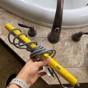 The 3 day bender dry bar curling iron